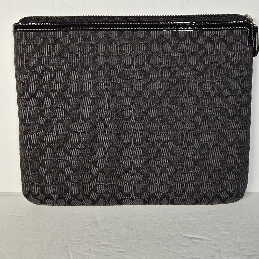 NWOT COACH SIGNATURE TABLET/IPAD  1-8 GENERATION SLEEVE F61992 BLACK/GREY